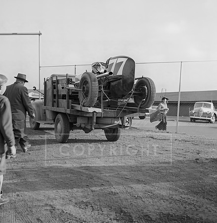 #77 Larry Smith 1948
