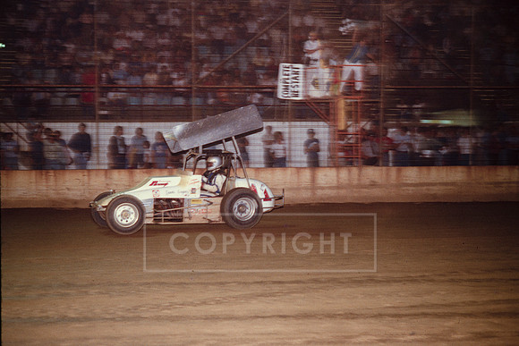 #11 Steve Kinser Takes the Checkers at Penn National-6