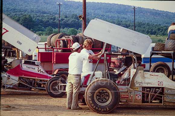 #11 Steve Kinser at Penn National-6
