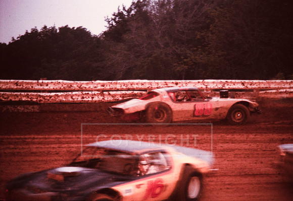 #16 Bobby Goodling and #88 Unknown Late Model at Lincoln-5