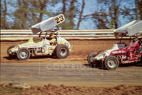 #23 Jack Sodeman and #19 Steve Travers at Williams Grove-9