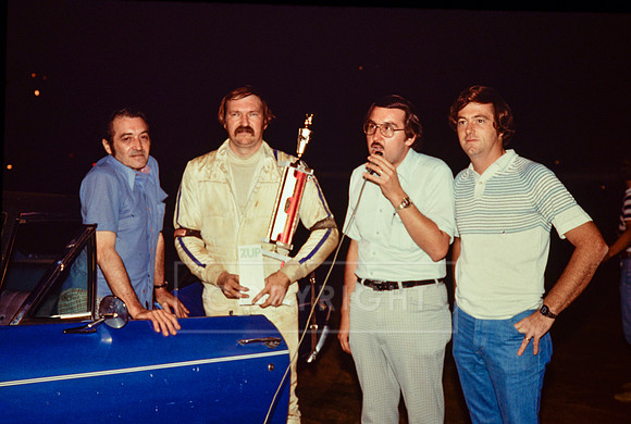 Bobby Weaver Get the Trophy at Lincoln-8 (2)