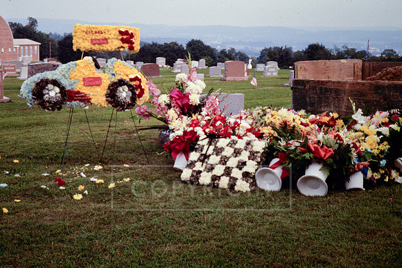 John Draucker Flowers at Cemetary-7 (4)