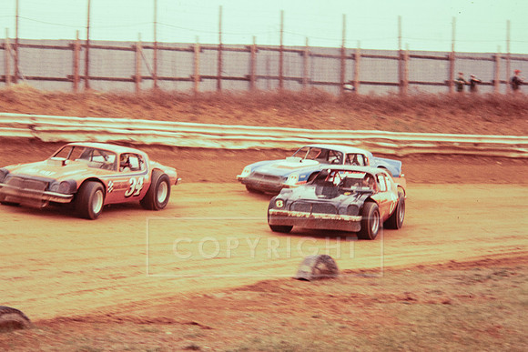 Late Model Action at Williams Grove-2 (5)