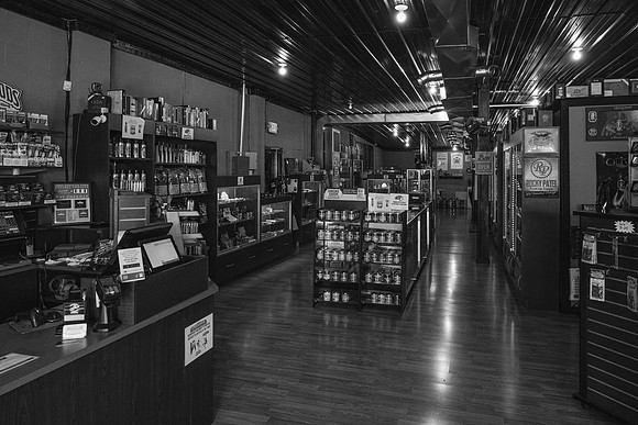 20 East Franklin Street Freedom Cigar & Tobacco _Z994182-2