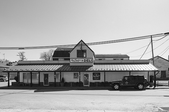10 East Franklin Street New Freedom Coffee & Deli and New Freedom Roasting _Z993262-2
