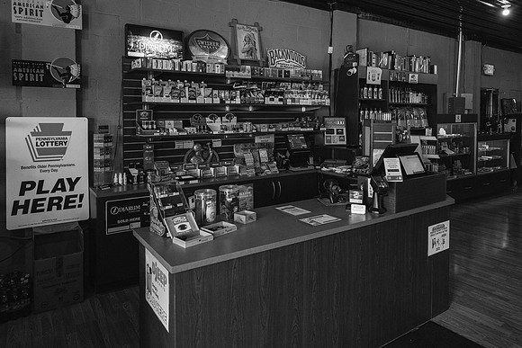20 East Franklin Street Freedom Cigar & Tobacco _Z994183-2