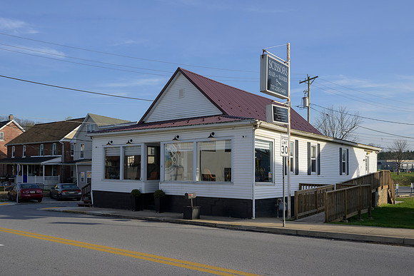 6 East Main Street Scissors _Z993310