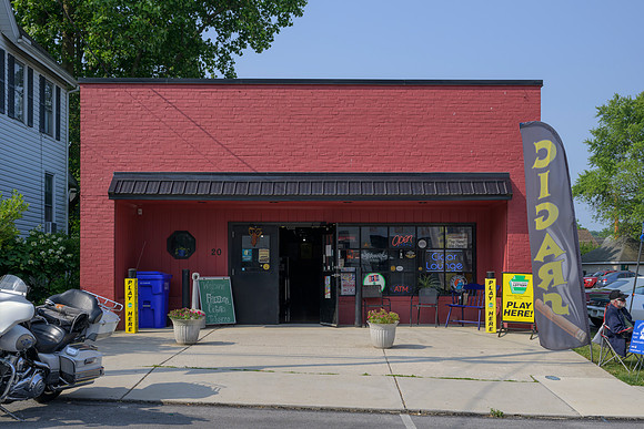 20 East Franklin Street Freedom Cigar & Tobacco _Z994176