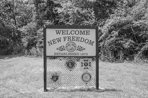 Borough Sign - Old _Z993315-2