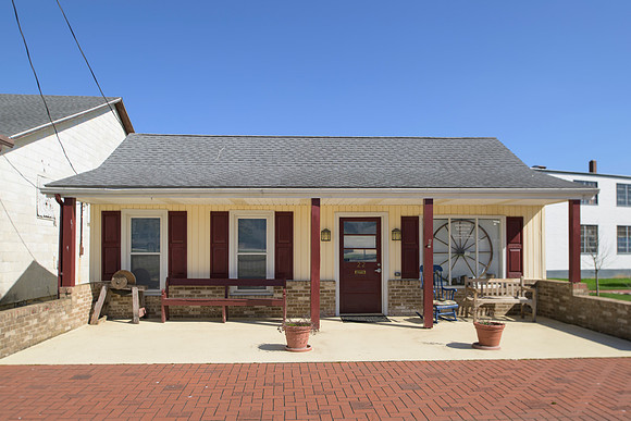 22 Railroad Avenue Heritage Museum _Z993275
