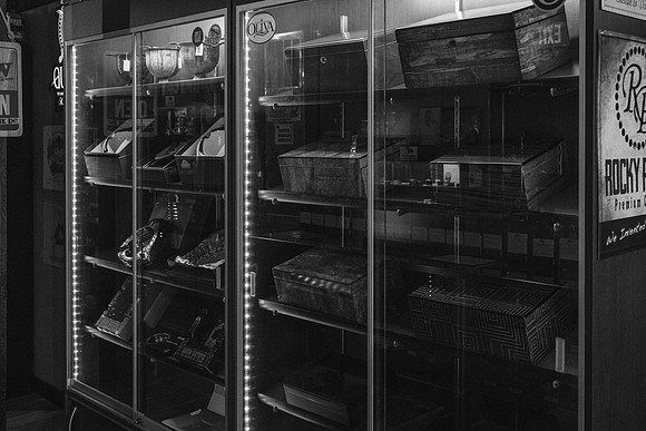 20 East Franklin Street Freedom Cigar & Tobacco _Z994187-2