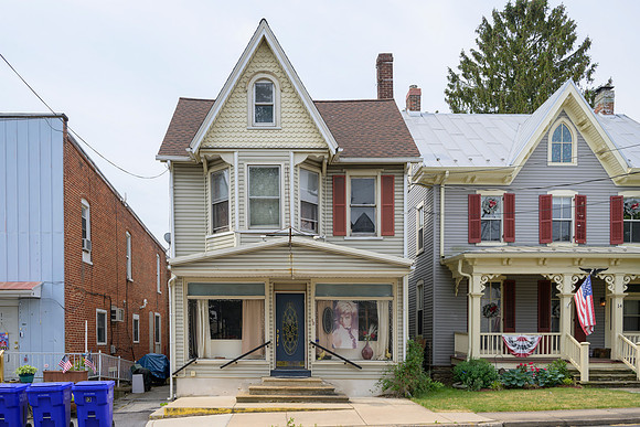 12 West Main Street The New Image Hair Salon _Z993201