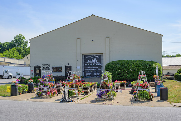 60 East High Street Old McDonald Had A Farm Stand _Z993087
