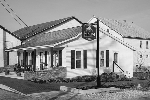 22 Railroad Avenue Heritage Museum _Z993320-2