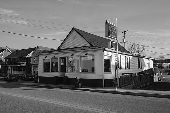 6 East Main Street Scissors _Z993310-2