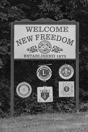 Borough Sign - Old _Z993124-2