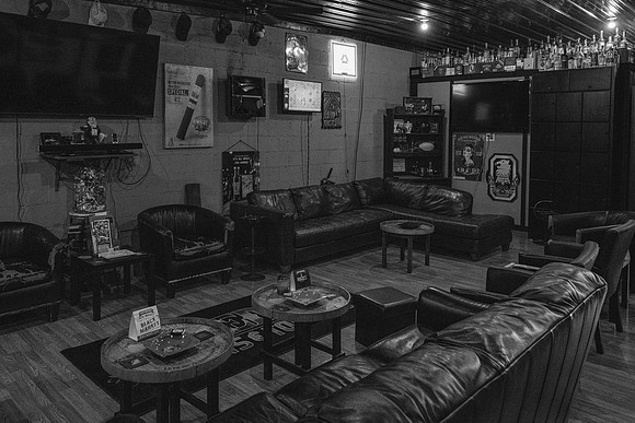 20 East Franklin Street Freedom Cigar & Tobacco _Z994188-2