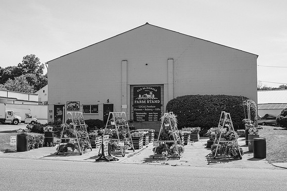60 East High Street Old McDonald Had A Farm Stand _Z993087-2