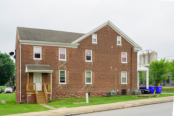 4 East Main Street _Z995296