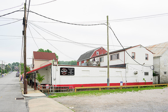 10 East Franklin Street New Freedom Coffee & Deli and New Freedom Roasting _Z995147