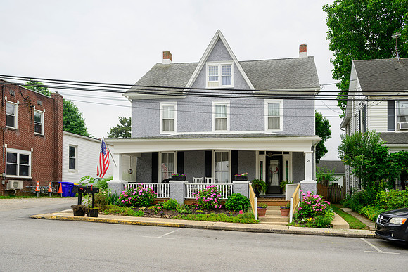 24 East Franklin Street _Z995164