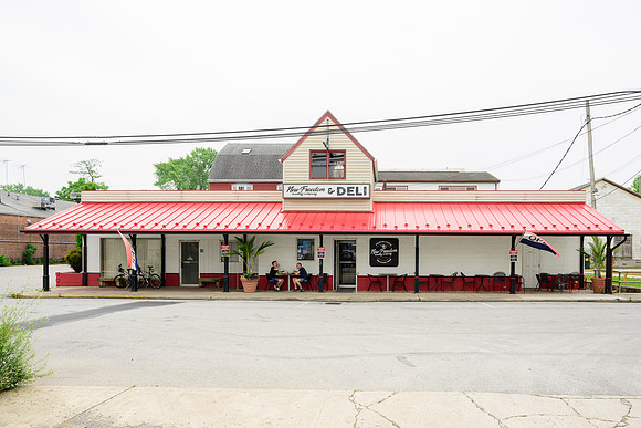 10 East Franklin Street New Freedom Coffee & Deli and New Freedom Roasting _Z995151