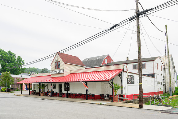 10 East Franklin Street New Freedom Coffee & Deli and New Freedom Roasting _Z995149