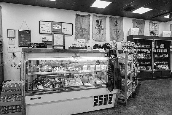 10 East Franklin Street New Freedom Coffee & Deli and New Freedom Roasting _Z995159-2
