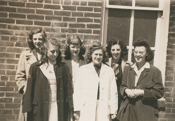 Ryer Family (?) - Betty front center