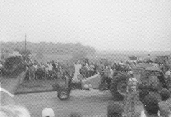 Tractor Pull on Ryer Farm August 1975 (7)-2