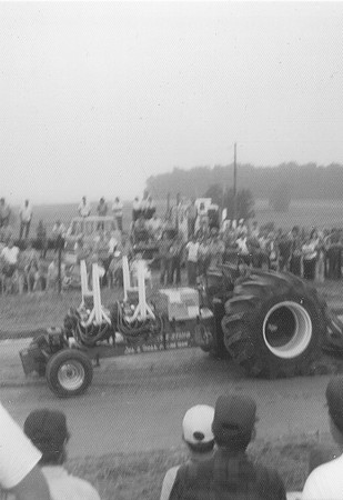 Tractor Pull on Ryer Farm August 1975 (8)-2