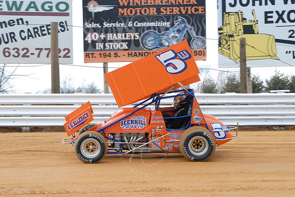 #5W Lucas Wolfe