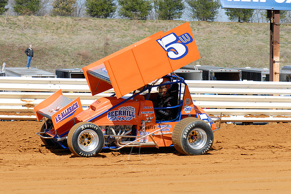 #5W Lucas Wolfe