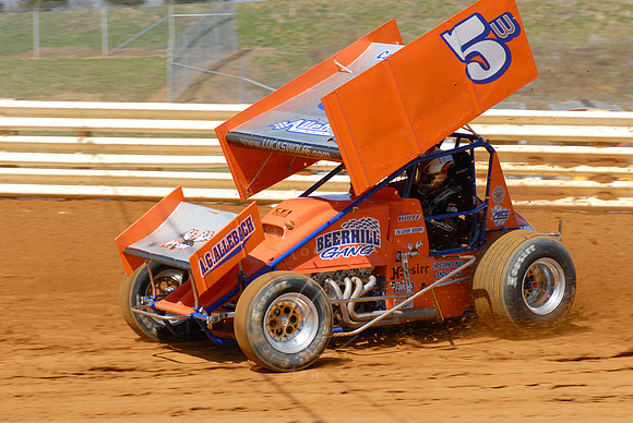 #5W Lucas Wolfe