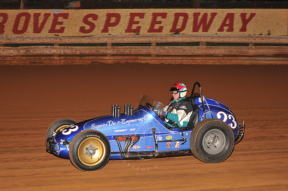 WIL_8-19-11_LLC_EMMR-70