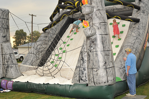 WIL_8-26-11_LLC_KIDS-3