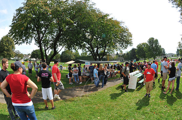 WIL_9-28-12_LLC_KICKIT-6