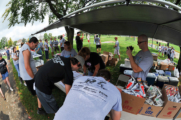 WIL_9-28-12_LLC_KICKIT-7