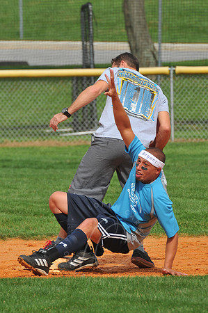 WIL_9-28-12_LLC_KICKIT-60