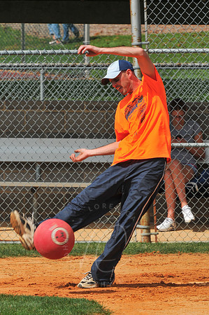 WIL_9-28-12_LLC_KICKIT-105