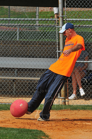 WIL_9-28-12_LLC_KICKIT-107
