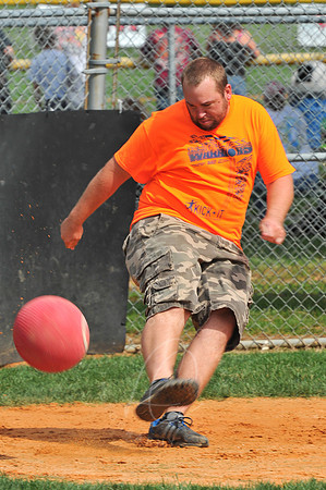 WIL_9-28-12_LLC_KICKIT-119