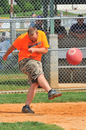 WIL_9-28-12_LLC_KICKIT-120