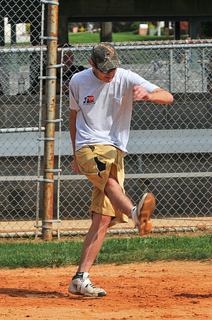 WIL_9-28-12_LLC_KICKIT-124