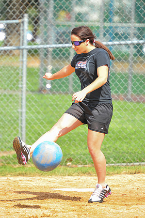 WIL_9-28-12_LLC_KICKIT-156