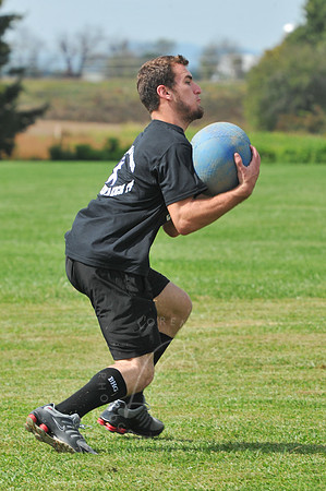 WIL_9-28-12_LLC_KICKIT-180