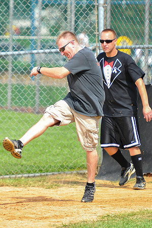 WIL_9-28-12_LLC_KICKIT-190