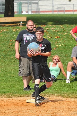 WIL_9-28-12_LLC_KICKIT-201