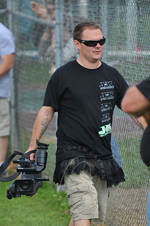 WIL_9-28-12_LLC_KICKIT-211